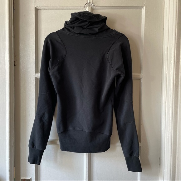 Nike Dri Fit cowl fitted sweatshirt running shirt - Picture 5 of 8